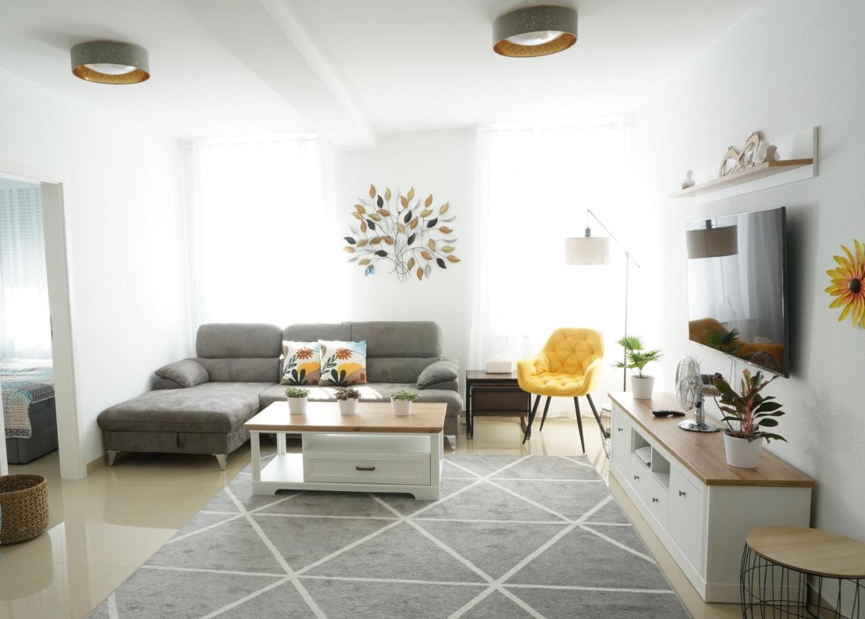 Mein Apartment Flowers Mit Kamin, Bis 10 Personen Frankenthal (Rhineland-Palatinate) Exterior foto