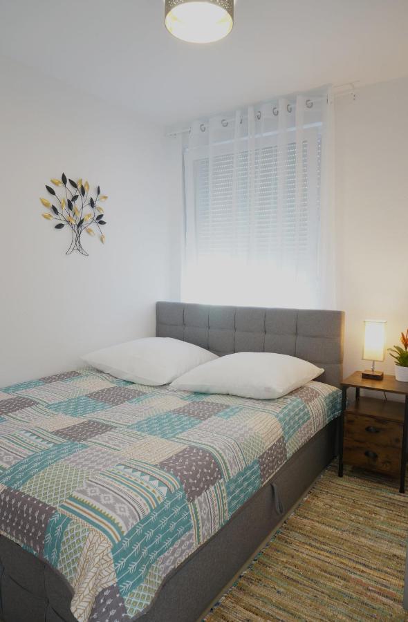 Mein Apartment Flowers Mit Kamin, Bis 10 Personen Frankenthal (Rhineland-Palatinate) Exterior foto