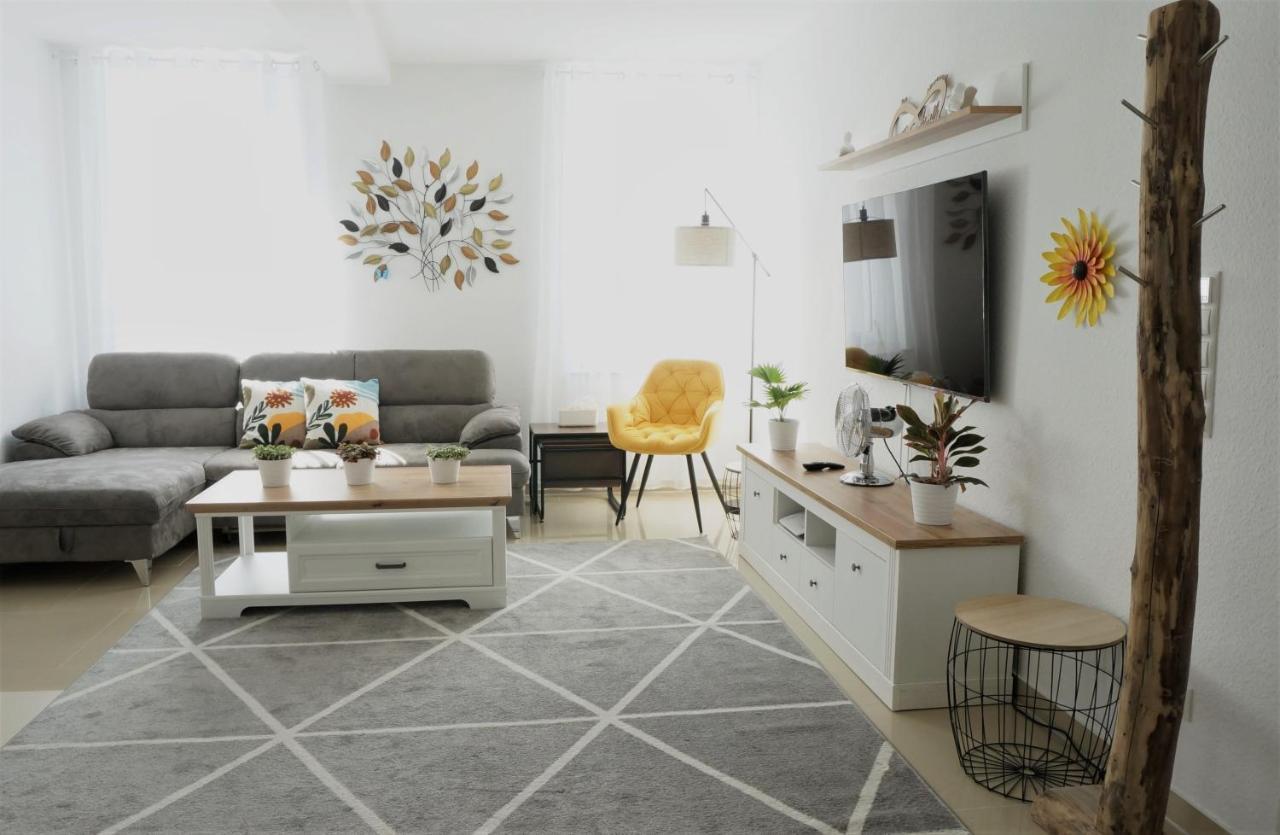 Mein Apartment Flowers Mit Kamin, Bis 10 Personen Frankenthal (Rhineland-Palatinate) Exterior foto