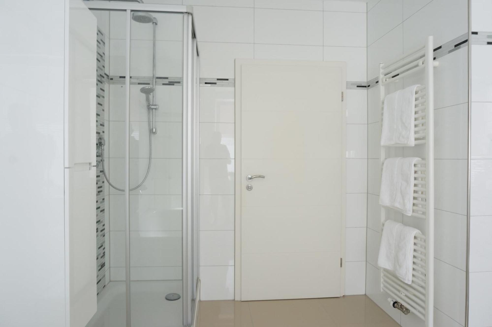 Mein Apartment Flowers Mit Kamin, Bis 10 Personen Frankenthal (Rhineland-Palatinate) Exterior foto